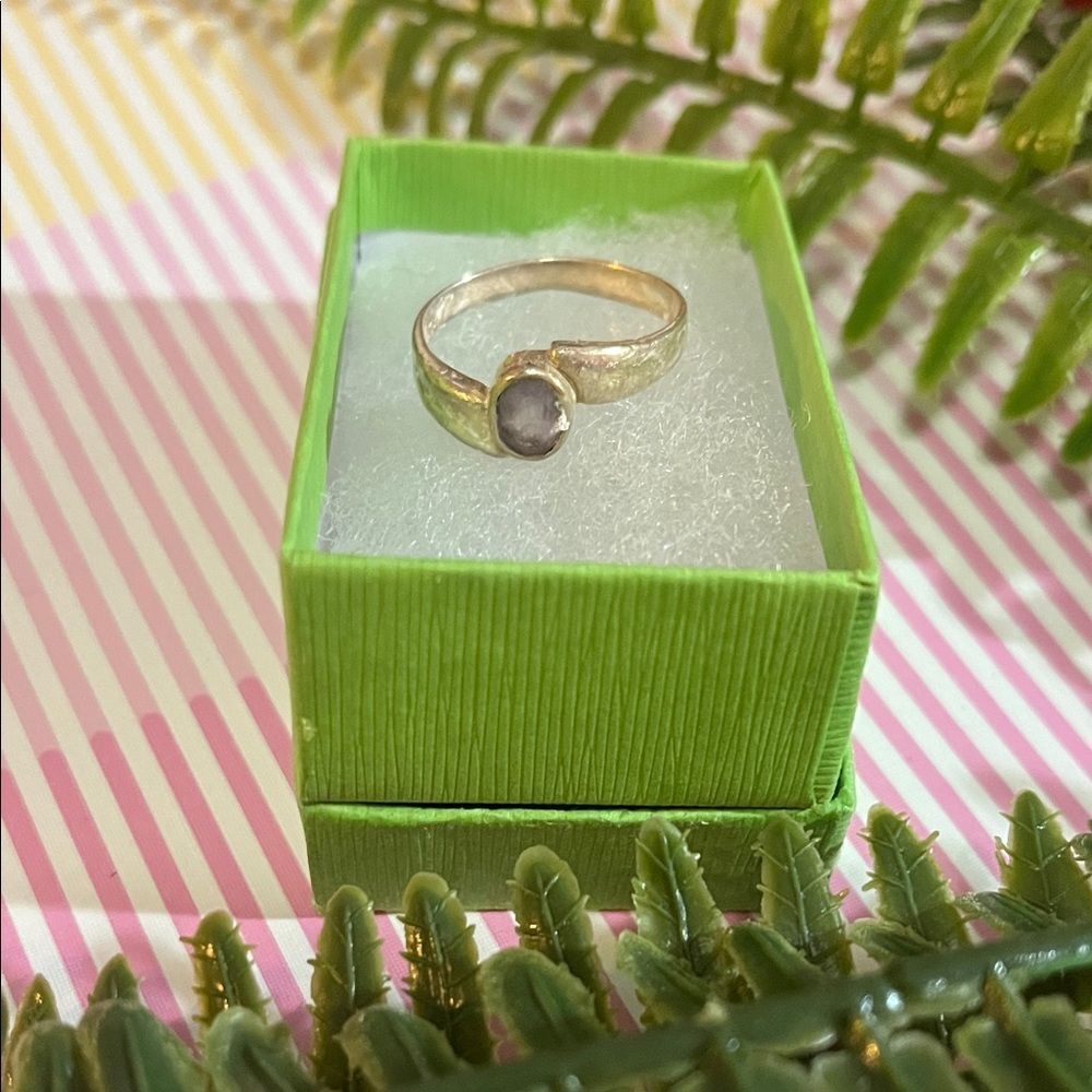 Vintage Sterling Silver Ring with Purple Amethyst Stone Sz 9